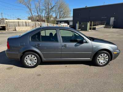 2005 Volkswagen Jetta, $3995.00. Photo 2
