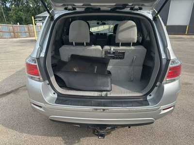 2013 Toyota Highlander, $13495.00. Photo 5