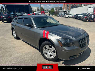2005 Dodge Magnum, $5995.00. Photo 1