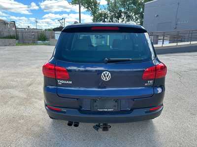 2016 Volkswagen Tiguan, $10495.00. Photo 4