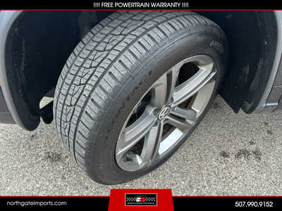 2017 Volkswagen Tiguan, $10995.00. Photo 10