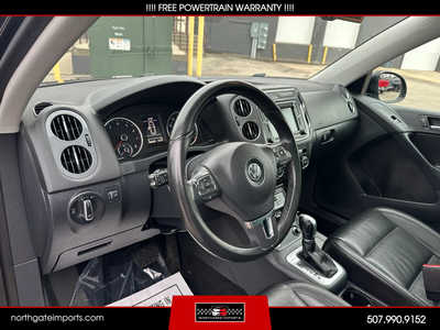 2017 Volkswagen Tiguan, $10995.00. Photo 12
