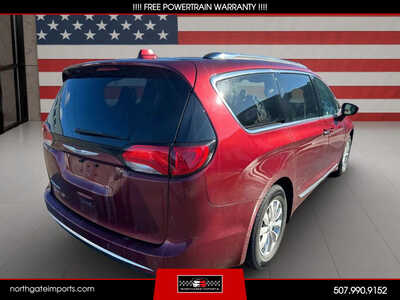 2019 Chrysler Pacifica, $11495.00. Photo 3