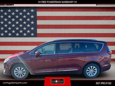 2019 Chrysler Pacifica, $11495.00. Photo 7