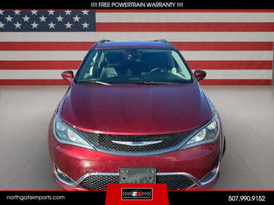 2019 Chrysler Pacifica, $11495.00. Photo 9