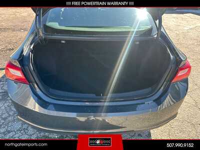 2016 Chevrolet Malibu, $7495.00. Photo 5