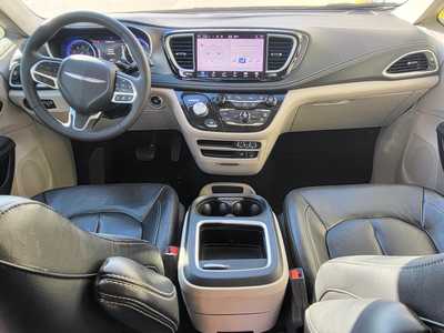 2022 Chrysler Pacifica, $36675. Photo 3