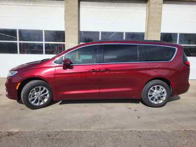 2022 Chrysler Pacifica, $36675. Photo 7