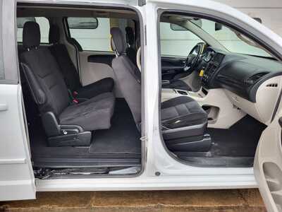 2016 Dodge Caravan, Grand, $13950. Photo 4