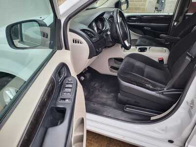 2016 Dodge Caravan, Grand, $13950. Photo 11