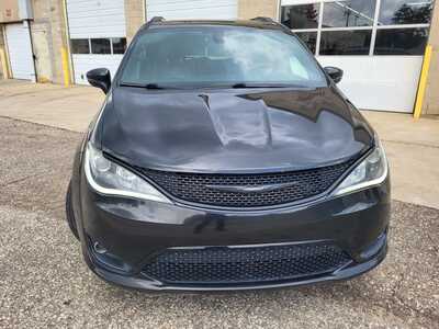 2020 Chrysler Pacifica, $14888. Photo 4