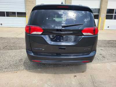 2020 Chrysler Pacifica, $14888. Photo 5