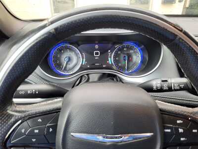 2020 Chrysler Pacifica, $14888. Photo 7