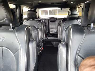 2020 Chrysler Pacifica, $14888. Photo 12