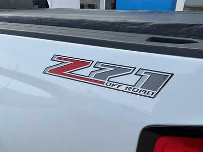 2017 Chevrolet 3500 Crew Cab, $34495. Photo 11