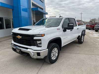 2025 Chevrolet 3500 Crew Cab, $58870. Photo 2