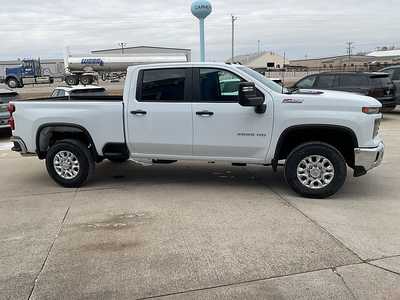 2025 Chevrolet 3500 Crew Cab, $58870. Photo 5