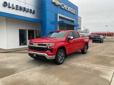 2025 Chevrolet 1500 Crew Cab, $58900. Photo 2