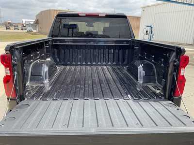 2022 Chevrolet 1500 Crew Cab, $35495. Photo 12