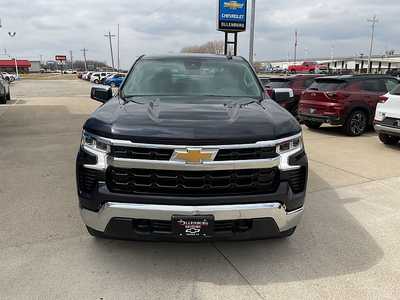 2022 Chevrolet 1500 Crew Cab, $35495. Photo 3