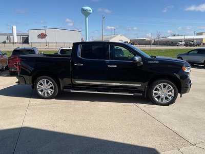 2024 Chevrolet 1500 Crew Cab, $58995. Photo 5