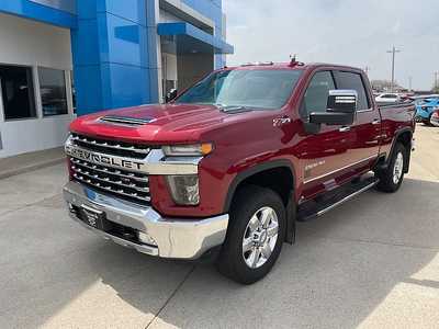 2020 Chevrolet 2500 Crew Cab, $52995. Photo 2