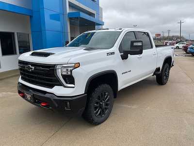 2025 Chevrolet 2500 Crew Cab, $73485. Photo 2