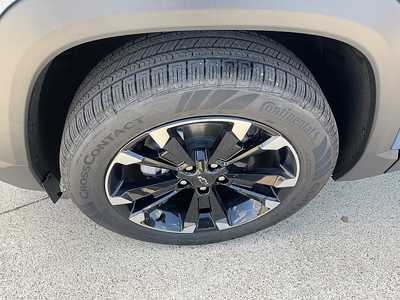 2025 Chevrolet Equinox, $37295. Photo 11