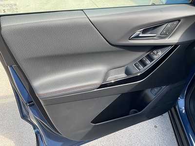 2025 Chevrolet Equinox, $37295. Photo 12
