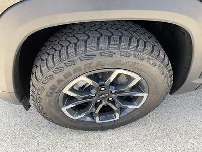 2025 Chevrolet Equinox, $39875. Photo 11