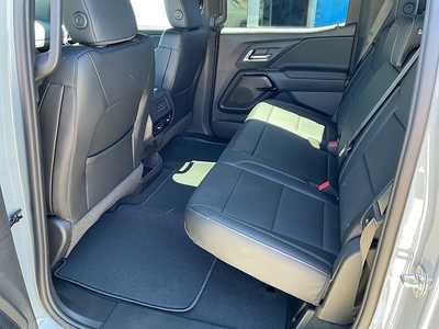 2025 Chevrolet 1500 Crew Cab, $75195. Photo 11