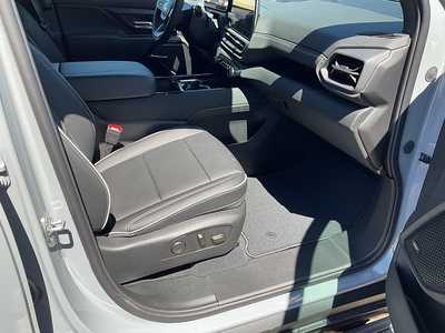 2025 Chevrolet 1500 Crew Cab, $75195. Photo 12