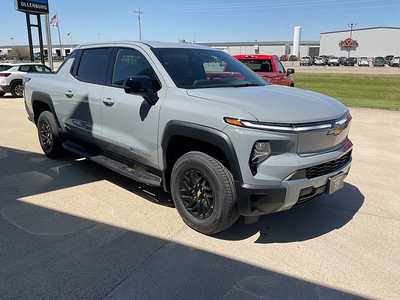 2025 Chevrolet 1500 Crew Cab, $75195. Photo 4