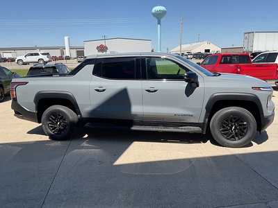 2025 Chevrolet 1500 Crew Cab, $75195. Photo 5