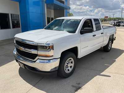 2018 Chevrolet 1500 Ext Cab, $18995. Photo 2