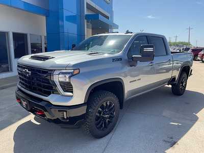 2025 Chevrolet 2500 Crew Cab, $0. Photo 2
