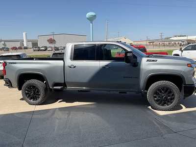 2025 Chevrolet 2500 Crew Cab, $0. Photo 5