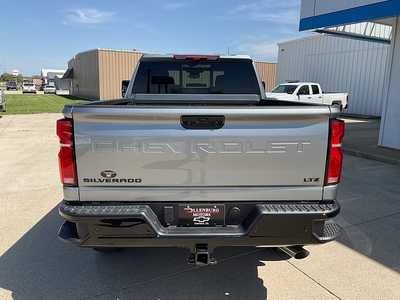 2025 Chevrolet 2500 Crew Cab, $0. Photo 7