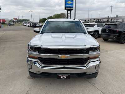 2016 Chevrolet 1500 Crew Cab, $20995. Photo 2