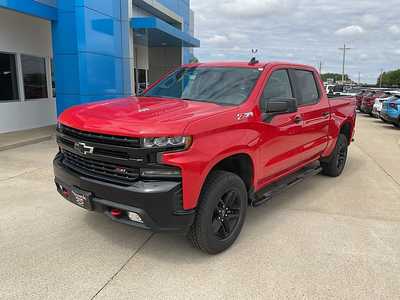2020 Chevrolet 1500 Crew Cab, $35995. Photo 2