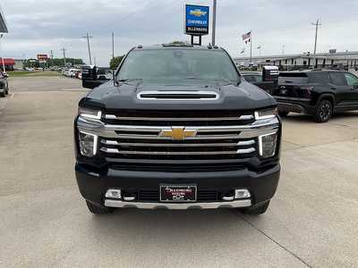 2022 Chevrolet 3500 Crew Cab, $51995. Photo 3