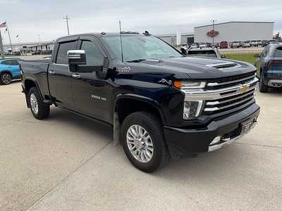 2022 Chevrolet 3500 Crew Cab, $51995. Photo 4