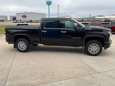 2022 Chevrolet 3500 Crew Cab, $51995. Photo 5