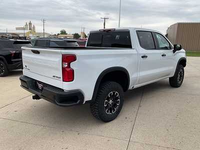 2025 Chevrolet 1500 Crew Cab, $74230. Photo 6