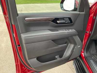 2025 Chevrolet Tahoe, $81560. Photo 12