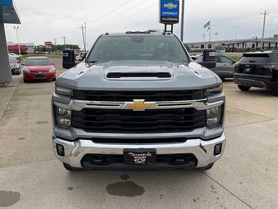 2025 Chevrolet 2500 Reg Cab, $59760. Photo 3