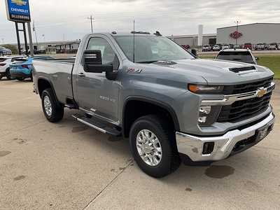 2025 Chevrolet 2500 Reg Cab, $59760. Photo 4
