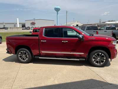 2025 Chevrolet 1500 Crew Cab, $68835. Photo 5