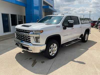 2022 Chevrolet 2500 Crew Cab, $57995. Photo 2