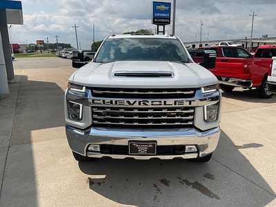 2022 Chevrolet 2500 Crew Cab, $57995. Photo 3